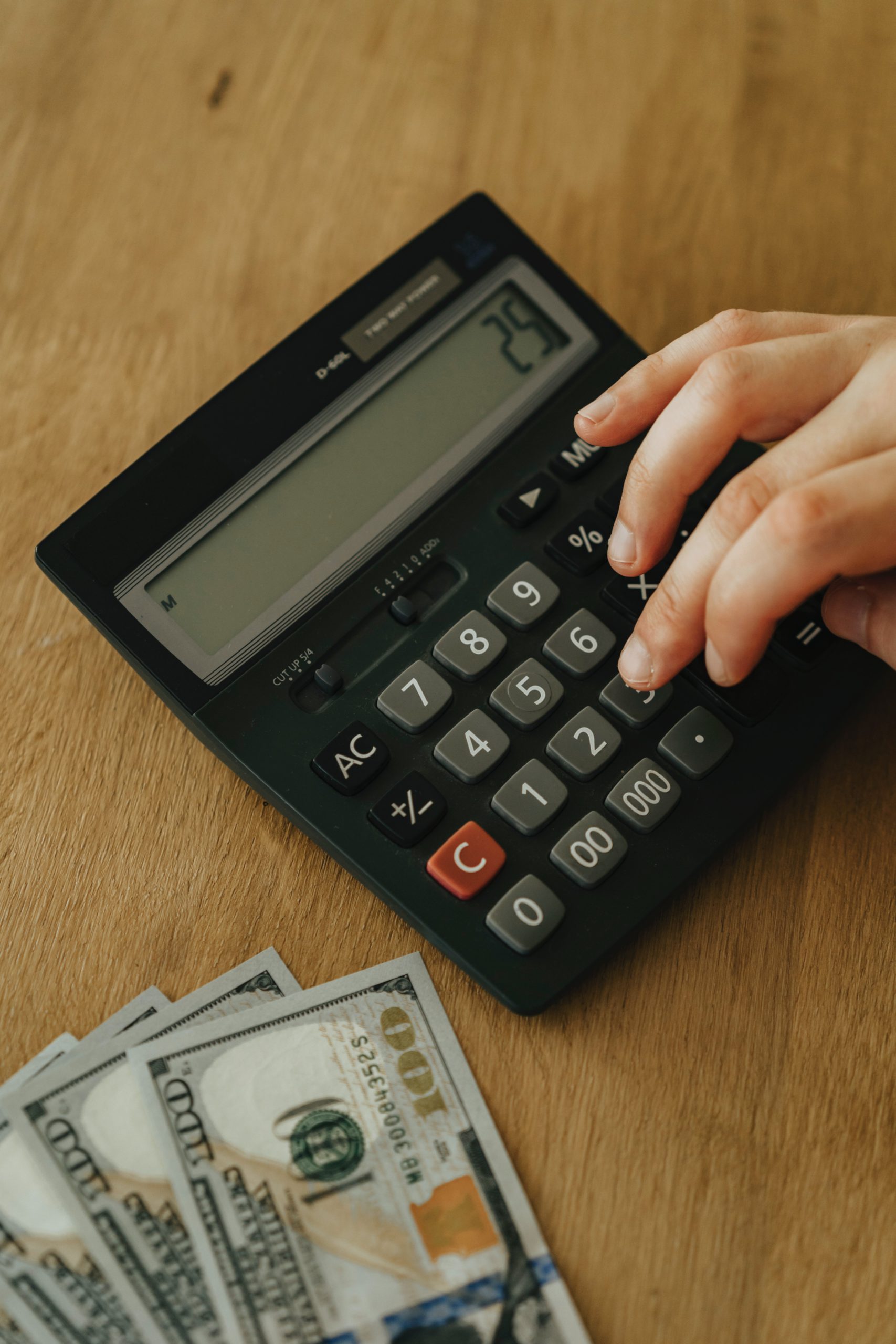 5 Factors to Consider Before Sending Money Overseas